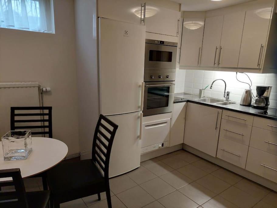Laegenhet Pa Landet Naera Stan Apartment Jonsered ภายนอก รูปภาพ